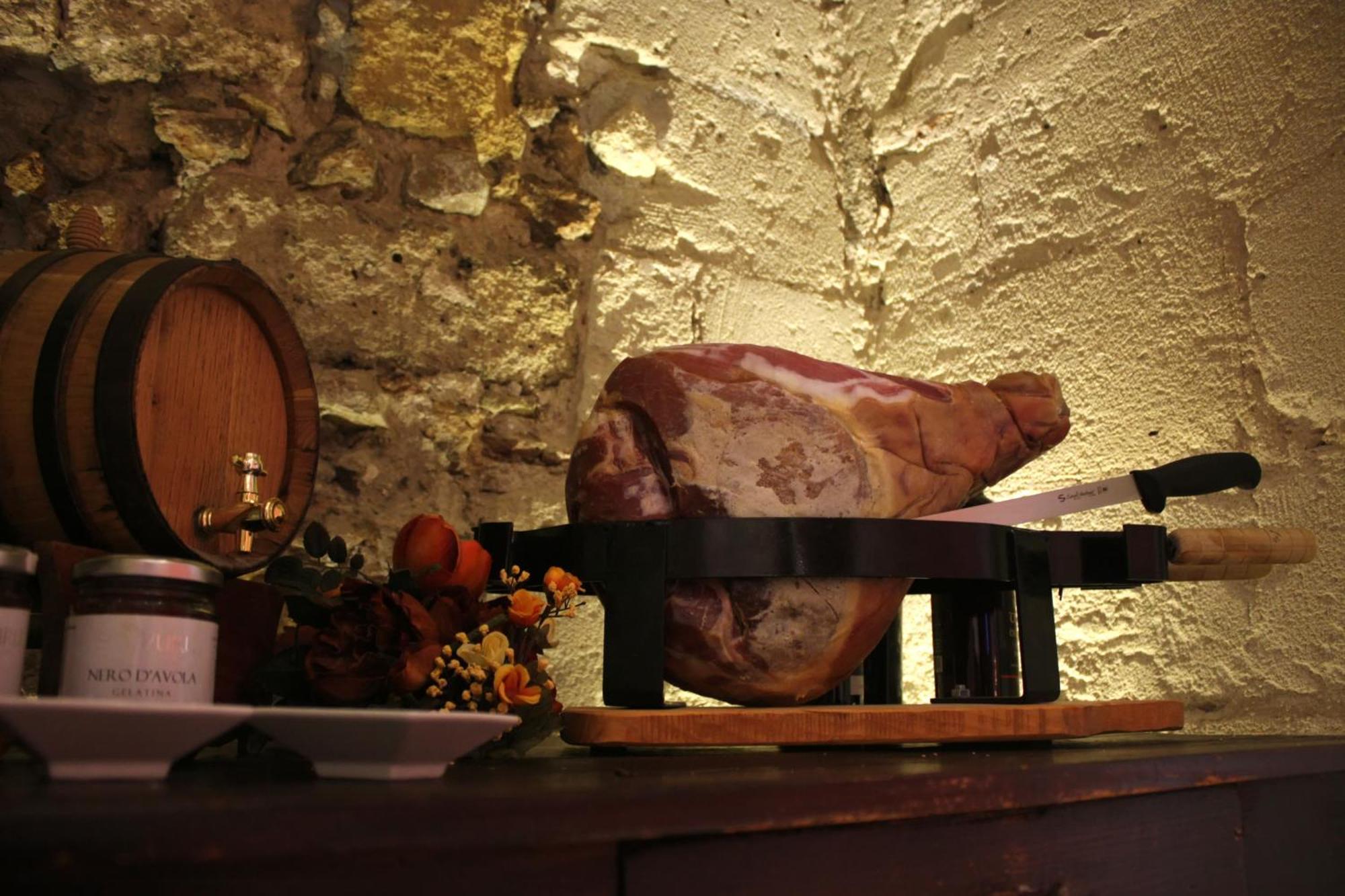 B&B Cortile Di Venere Trapani Bagian luar foto